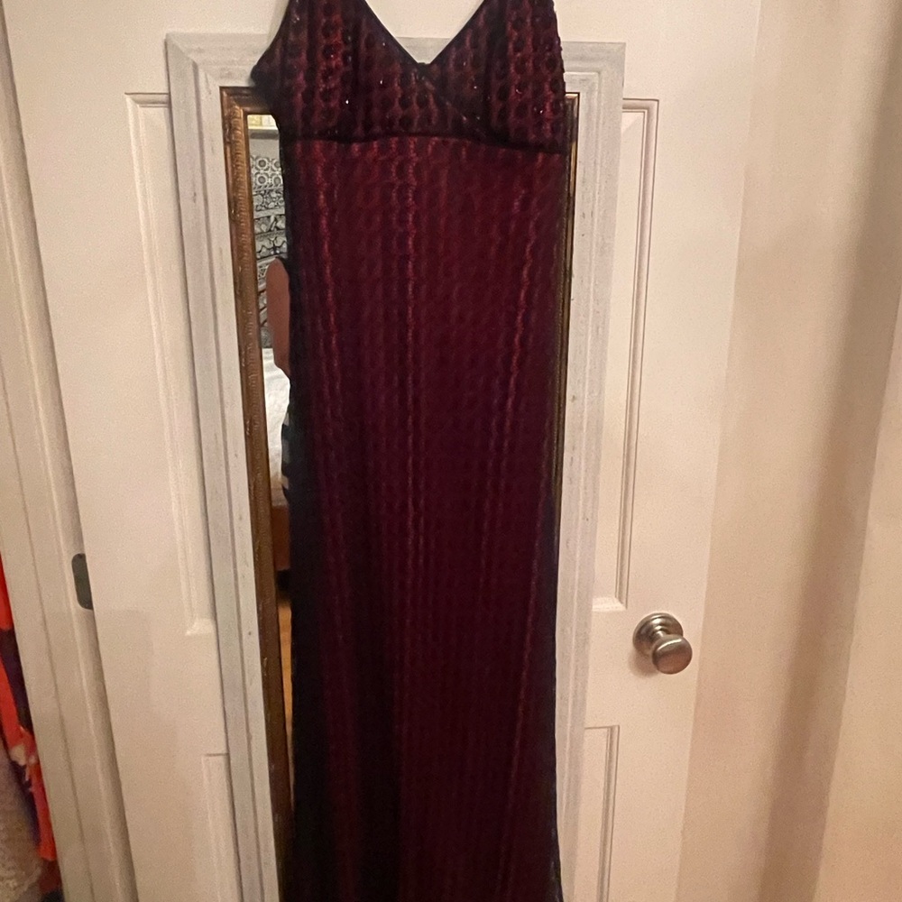 Rimini Red V-Neck Sleeveless Prom Maxi Dress